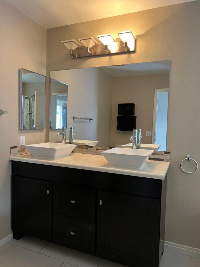 Sweet Spacious 5 Bdrm Home With Pool 拉斯维加斯 外观 照片