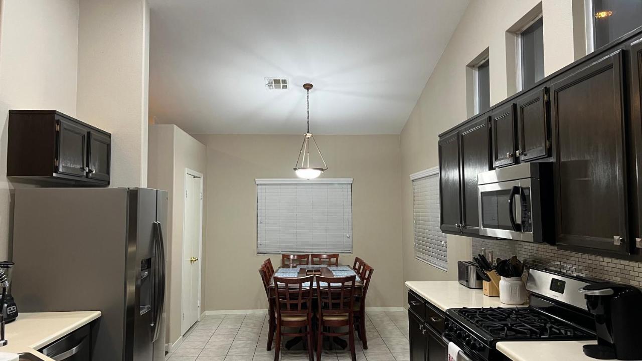 Sweet Spacious 5 Bdrm Home With Pool 拉斯维加斯 外观 照片