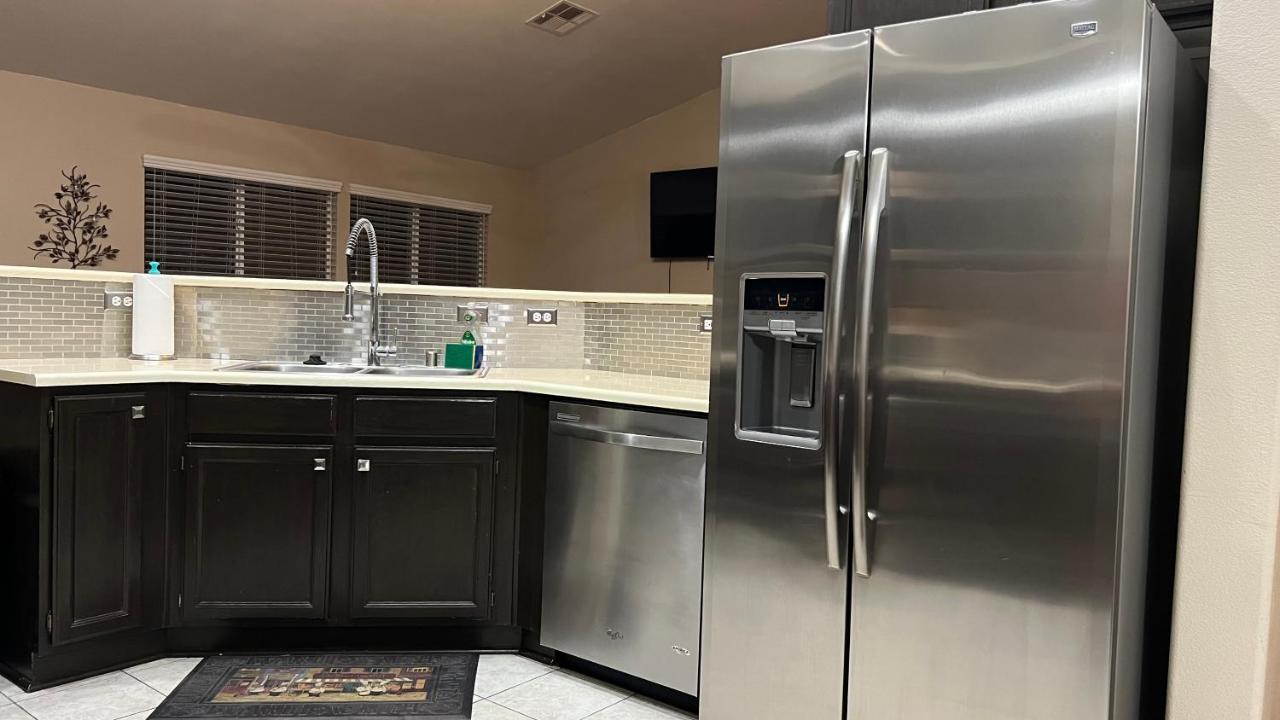 Sweet Spacious 5 Bdrm Home With Pool 拉斯维加斯 外观 照片